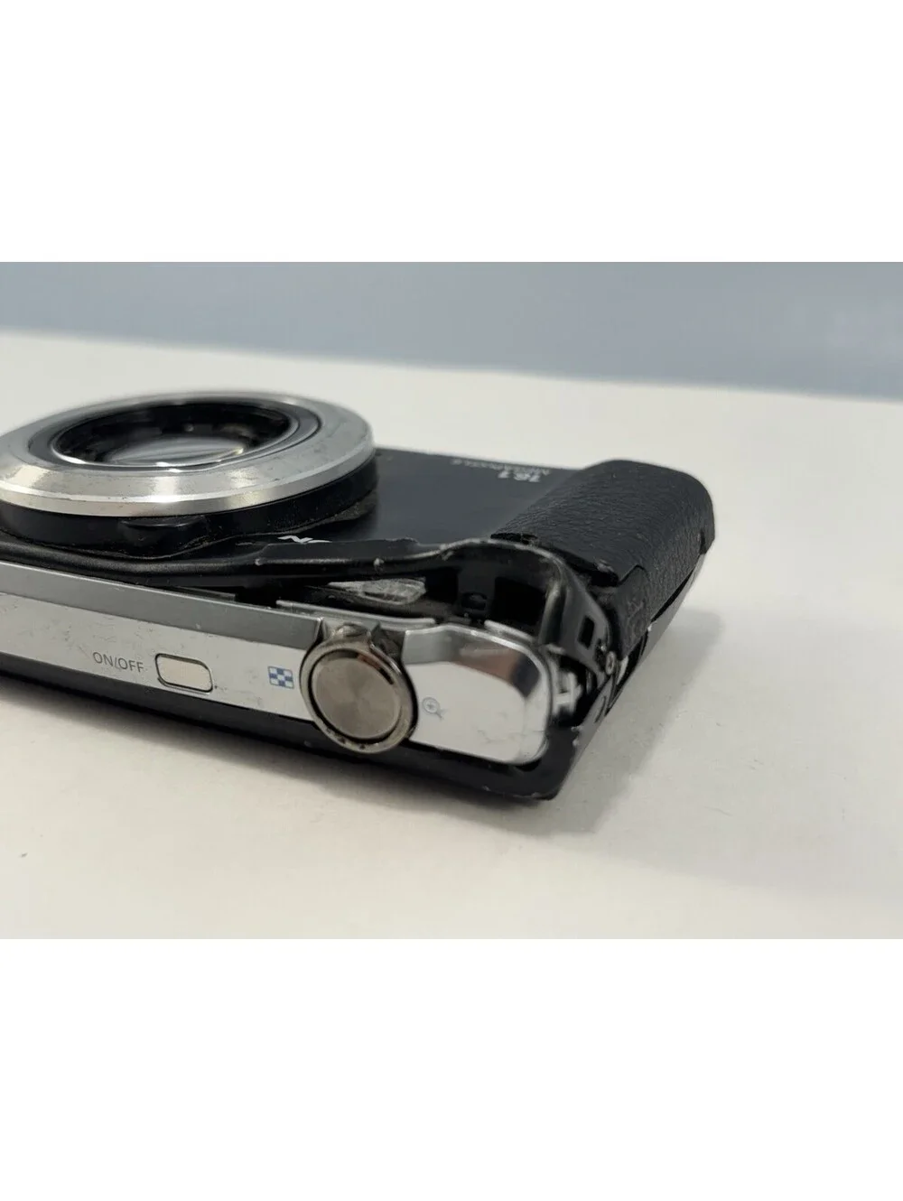 Medion MD 86824 16.0 MP Digital Camera Black - PARTS / REPAIR ONLY - See Photos